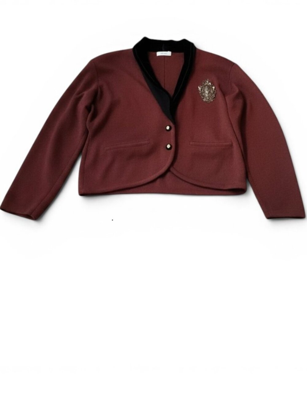 Nona Wine Spencer short sweater/cardigan with Velvet collar and beaded emblem